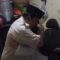 Presiden Prabowo Subianto memeluk ibu mendiang Affan Kurniawan (Foto: Sekretariat Presiden)