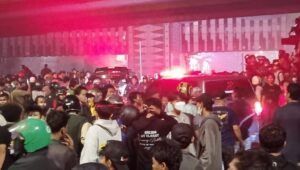 Saat Ambulans Lalu Lalang Selamatkan Demonstran di Mako Brimob Kwitang