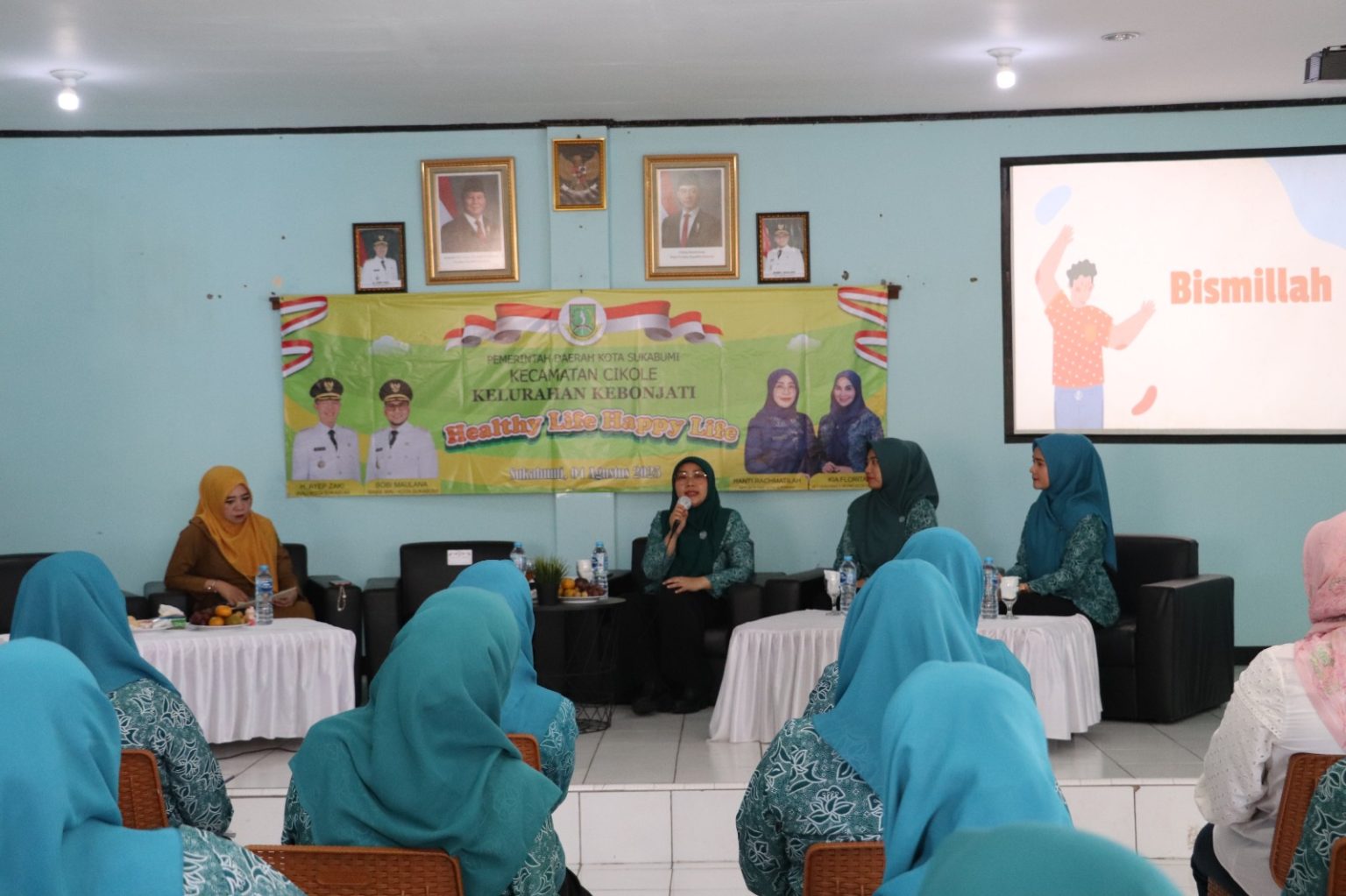 SOSIALISASI: Pemerintah Kelurahan Kebonjati, Kecamatan Cikole, menggelar sosialisasi healthy life happy life yang diikuti para kader PKK, Senin (4/8).