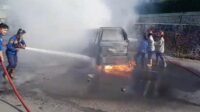 Potret Angkot Terbakar di Sukaraja, Sopir Alami Luka Bakar Serius