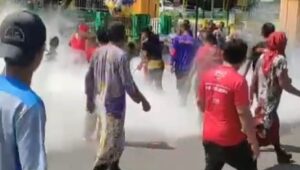 Motor Terbakar di Depan RSUD, Damkar Palabuhanratu Tinggalkan Lomba 17-an untuk Padamkan Api