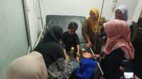Senyum di Tengah Derita: Riyan Maulana Butuh Uluran Tangan