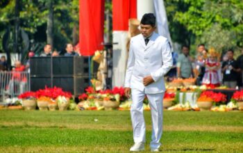Gubernur Jabar Dedi Mulyadi, menjadi Inspektur Upacara HUT ke-80 Kemerdekaan RI. (foto: Ist/Humas Pemprov Jabar)