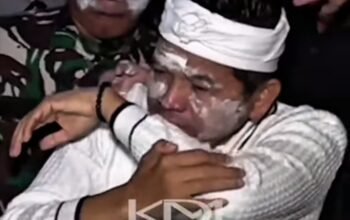 Gubernur Jabar Dedi Mulyadi, saat ditengah aksi massa pada Jumat (29/8) malam. (foto: tangkapan layar video @KDM_Channel)