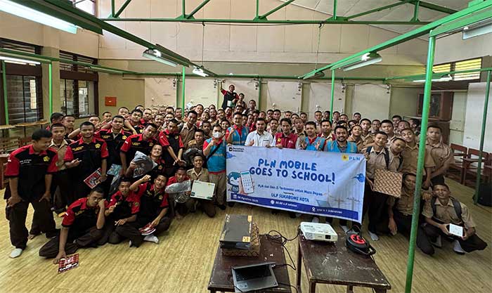 PLN UP3 Sukabumi sosialisasi di SMKN 1 Sukabumi