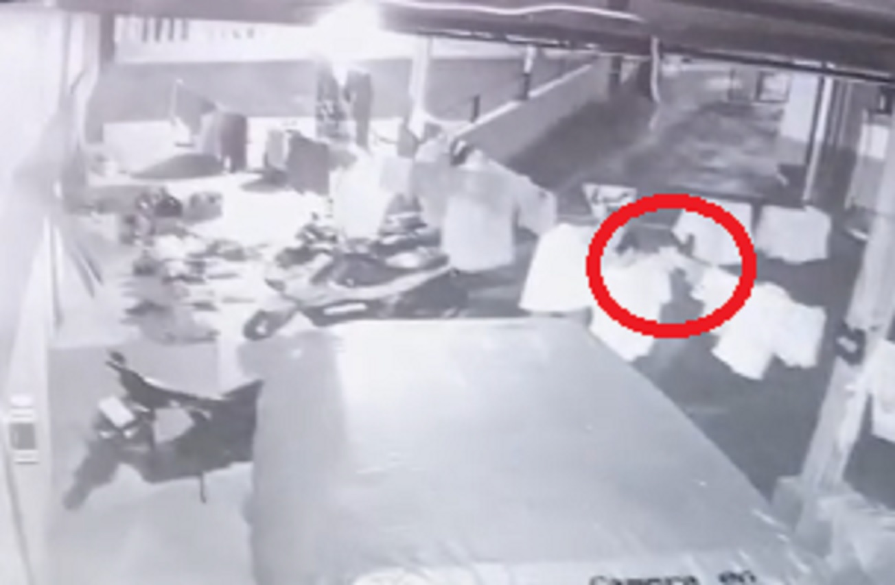 Tiga motor yang hilang dan rekaman CCTV aksi pencurian – Tangkapan Layar