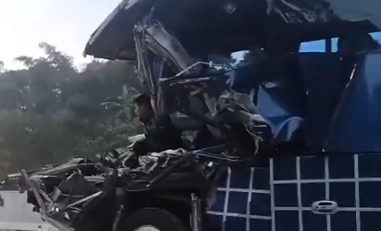 Kecelakaan lalu lintas melibatkan bus MGI jurusan Palabuhanratu–Bogor terjadi di Jalan Tol Bogor–Ciawi–Sukabumi (Bocimi), Kamis (21/8/2025) sekitar pukul 05.00 WIB
