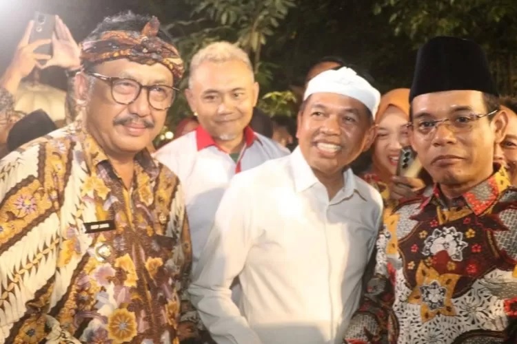 Bupati Sukabumi, Asep Japar, menghadiri peluncuran aplikasi Jaga Desa bersama KDM di kawasan Lemah Haur, Lembur Pakuan, Kabupaten Subang, Selasa malam (29/7)