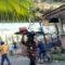 Sejumlah orang menbawa barang hasil jarahan usai Kantor DPRD Makassar dibakar massa, di Jalan Andi Pangeran Pettarani, Makassar, Sulawesi Selatan, Sabtu (30/8/2025). (Darwin Fatir)