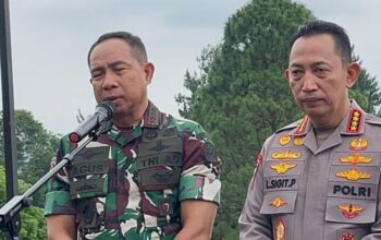 Kapolri Jenderal Polisi Listyo Sigit Prabowo dan Panglima TNI Jenderal Agus Subiyanto di Kopi Koneng, Bojongkoneng, Kabupaten Bogor, Jawa Barat, Sabtu (30/8/2025).