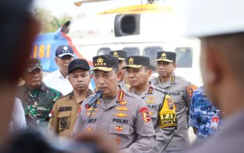 Kapolri Jenderal Pol. Listyo Sigit Prabowo berbicara dengan awak media di Provinsi Riau, Kamis (24/7/2025). (Divisi Humas Polri)