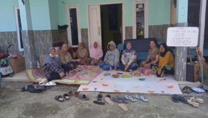 Pembangunan Tak Merata, Emak-Emak Karangtengah Kirim Surat Protes ke Bupati