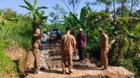 Jalan Penghubung Cimenteng–Karadenan Dibangun Lewat Program Padat Karya