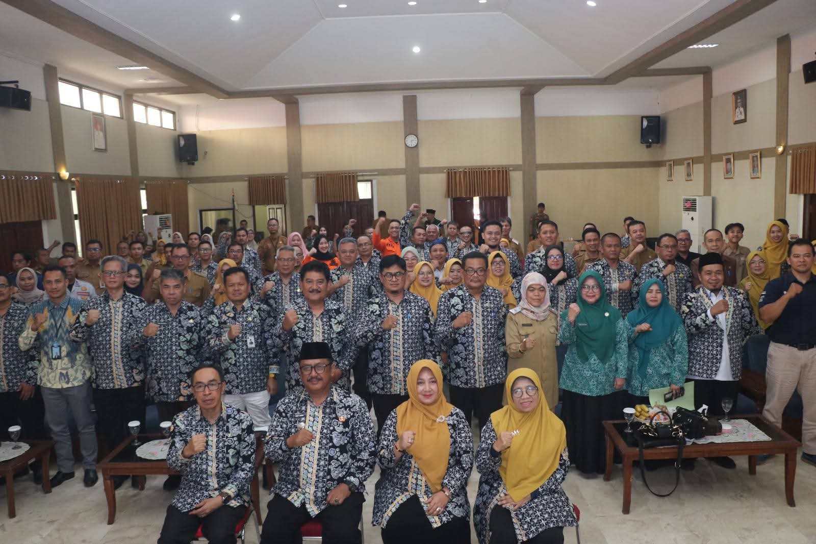 Suasana rapat verifikasi lanjutan program KKS Tahun 2025 secara virtual bersama Kemenkes dan Pemprov Jawa Barat.(Foto: Nandi/Radar Sukabumi)
