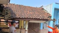 Nyaris Telan Korban, Atap Sekretariat Pendidikan Ambruk Saat Lokasi Sepi