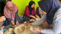 Bangkitkan Potensi Lokal, Pertamina Patra Niaga Regional Jawa Bagian Barat Perkuat UMKM Olahan Susu di Kampung Sukaluyu