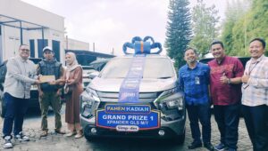 BRI Branch Office Sukabumi Serahkan Hadiah Grand Prize Undian Simpedes, Warga Subangjaya Cikole Menang Mobil Xpander