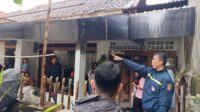 Aksi Pria Lompat Atap Rumah Warga di Cikole Berakhir Diamankan Polisi