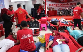 AKSI SOSIAL: INTI Kota Sukabumi menggelar kegiatan donor darah di Kantor Sekretariat INTI, Sabtu (17/8).