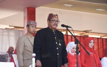 Bupati Asep Japar