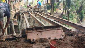 Jembatan Palasari di Parungkuda Kembali Tersambung