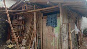 70 KK di Cibentang Gunungguruh Tinggal di Rumah Reyot