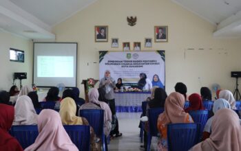 ANTUSIAS: Para kader Posyandu di Kelurahan Cisarua mendapatkan penguatan kapasitas terkait pemerataan gizi untuk ibu hamil dan balita, Rabu (20/8).