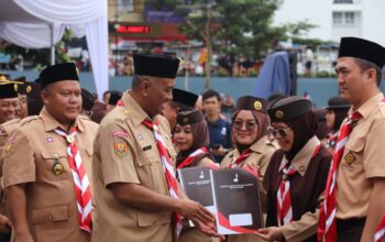 MERIAH: Gerakan Pramuka Kwartir Cabang (Kwarcab) Kota Sukabumi, memperingati Hari Pramuka ke-68 dengan upacara di Lapangan Merdeka, Rabu (20/8).