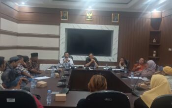 AUDENSI: DPRD Kota Sukabumi saat audensi bersama Ketua RW se-Kota Sukabumi, Jumat (22/8).
