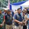 KEPEDULIAN: Kasal Laksamana TNI Muhammad Ali didampingi Wakil Bupati Sukabumi Andreas saat menghadiri peresmian jembatan dan kegiatan bakti sosial di Palabuhanratu, Sabtu (23/8).