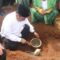 SIMBOLIS : Bupati Sukabumi, Asep Japar, saat peletakan batu pertama pembangunan Gedung MUI Kabupaten Sukabumi di Pusbangdai Cikembar, Senin (25/8).