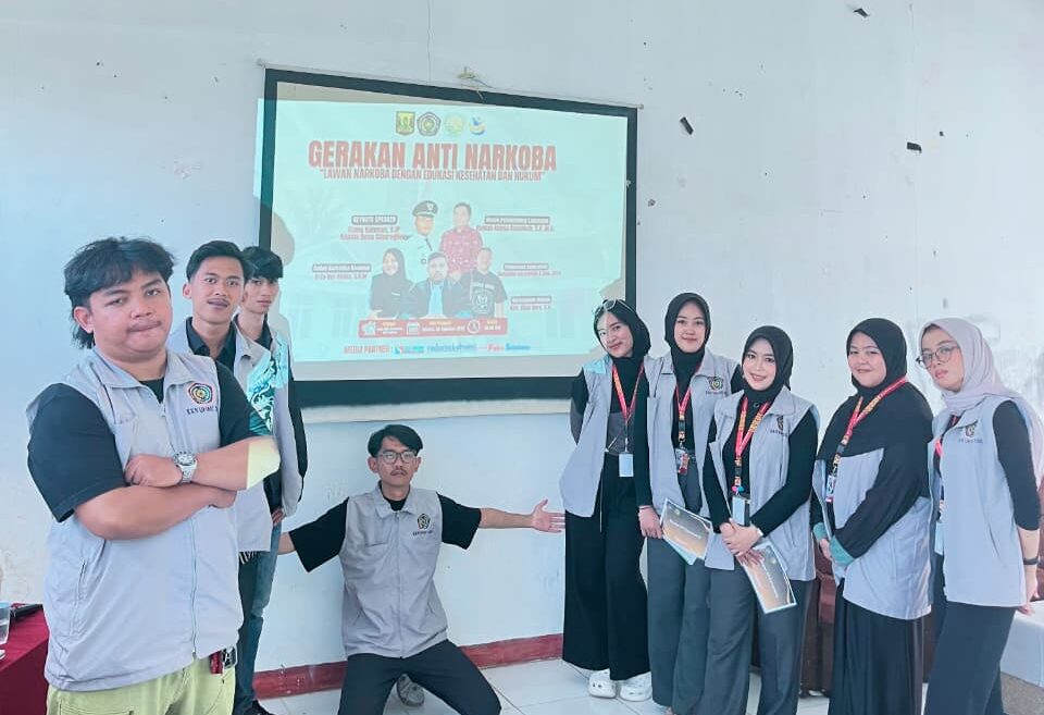 Mahasiswa Kuliah Kerja Nyata (KKN) Kelompok 33 Universitas Muhammadiyah Sukabumi menggelar penyuluhan hukum dan kesehatan bertema “Gerakan Anti Narkotika