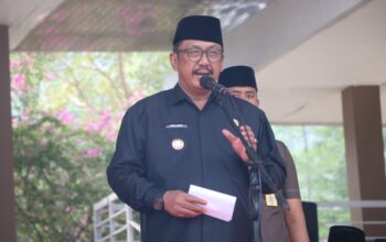 Bupati Sukabumi saat membuka Musyawarah Daerah (Musda) III Forum Komunikasi Pendidikan Quran (FKPQ) di Pondok Pesantren Assalam Putri, Kecamatan Warungkiara, Rabu (27/8/2025).