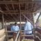FOTO : NANDI/ RADARSUKABUMI Bupati Sukabumi beserta jajaran saat mengunjungi rumah keluarga Etin dan ibunya Ibah di Desa Loji, Kecamatan Simpenan.
