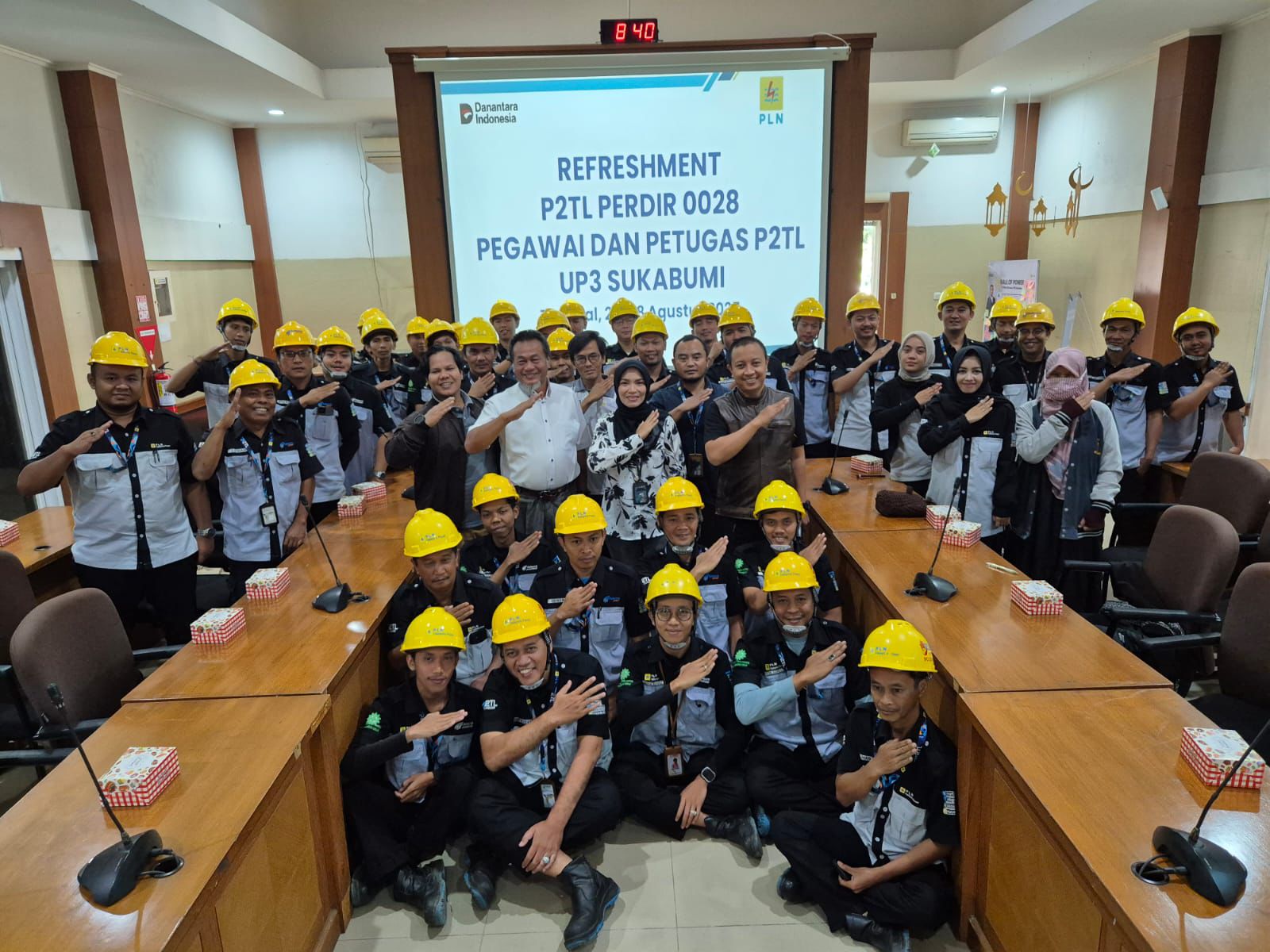 PLN Unit Pelaksana Pelayanan Pelanggan (UP3) Sukabumi menggelar kegiatan Refreshment Petugas Penertiban Pemakaian Tenaga Listrik (P2TL)