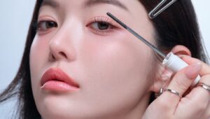 Tampil Natural dan Memukau Korean Lashes & Glazing Lips, barenbliss Gelar Beauty Demo “Everyday Korean Chic Makeup” di Guardian Grand Indonesia