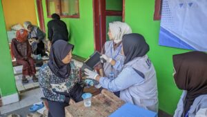 Mahasiswa KKN Universitas Muhammadiyah Sukabumi Gelar Program Pencegahan Stunting di Desa Lembur Sawah