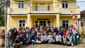Mahasiswa KKN UMMI Dorong Kemandirian Ekonomi Desa Lewat Sosialisasi Pemijahan Ikan Lele