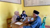 Mahasiswa UMMI Gelar Cek Kesehatan Gratis di Sukajaya, Warga Antusias