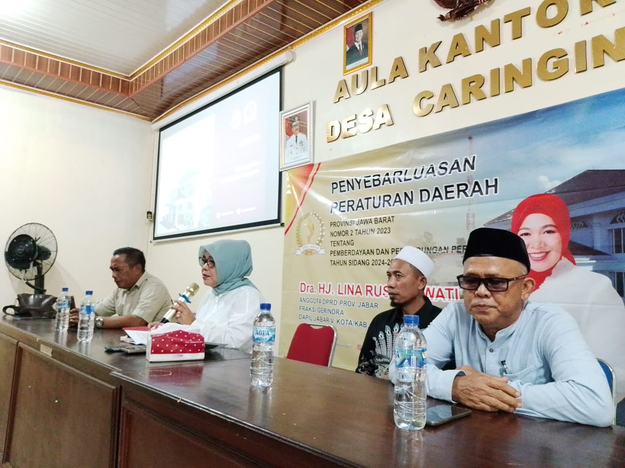 Anggota Komisi II DPRD Provinsi Jawa Barat, Lina Ruslinawati, menggelar kegiatan penyebarluasan Peraturan Daerah (Perda) Nomor 2 Tahun 2023 tentang Pemberdayaan dan Perlindungan Perempuan di Desa Caringin, Kecamatan Cisolok, Kabupaten Sukabumi, pada Jumat (20/9/2025).