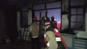 Kebakaran Laundry Asrama di Cibadak: 300 Seragam Siswa Hangus, Kerugian Capai Rp250 Juta