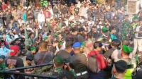 Demo Ratusan Mahasiswa di DPRD Purwakarta, Sempat Blokade Jalan dan Akses Tol Ciganea: Ini Tuntutannya