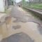 FT: BAMBANG/RADARSUKABUMI PERLU PERBAIKAN: Kondisi ruas Jalan Sikib di Kelurahan Nanggeleng, Kecamatan Citamiang, rusak parah, Senin (1/9).