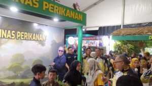Dinas Perikanan Sukabumi Tampilkan Ikan Koi hingga Penyu: Edukasi dan Konservasi di Panggung HJKS