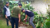 Mahasiswa KKN UMMI Kelompok 14 Ciptakan Program Biopori di Desa Pagelaran Sukabumi
