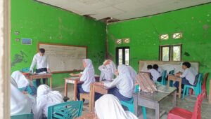 Tanpa Solusi Pemerintah, Pelajar Palabuhanratu Bertaruh Nyawa Demi Belajar