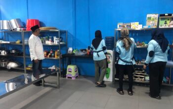 Dinas Kesehatan (Dinkes) Kabupaten Sukabumi mengimbau seluruh pemilik dapur MBG (Makanan Bahan Gizi) untuk segera mengurus Sertifikat Laik Hygiene Sanitasi (SLHS).