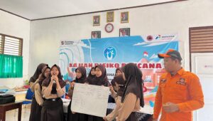 Pertamina Patra Niaga Regional Jawa Bagian Barat dan BPBD Indramayu Gelar Kajian Risiko Bencana di SMPN 1 Balongan