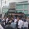 ORASI: Massa aksi dari Diaga Muda Indonesia saat menggelar unjuk rasa di depan Kantor Cabang BPJS Kesehatan Sukabumi, Jalan Siliwangi, Kecamatan Cikole, Kota Sukabumi, Selasa (16/9).(FT: BAMBANG/RADARSUKABUMI)