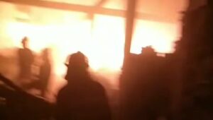 Potret Gudang Sembako di Pasar Surade Ludes Terbakar, Kerugian Capai Rp5 Miliar